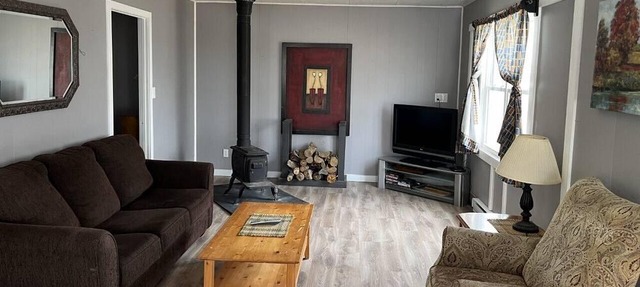 2 BDR cottage on Bras D'or Lakes. We are 420 friendly! - (1 of 5) in Saint Peter's
