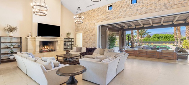 3.5 Acre compound- 2 pools, tennis, pickleball, basketball, sauna & steam + more in Bermuda Dunes
