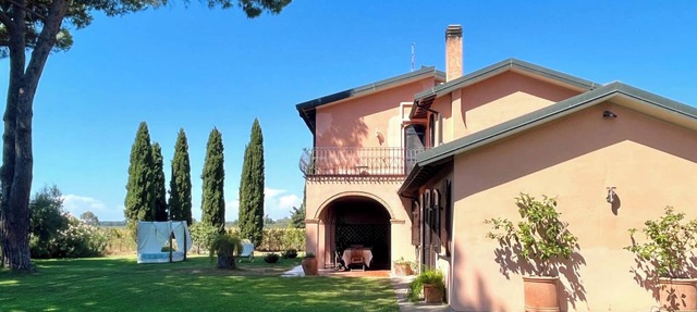 4 Bed Villa Sleeps 8 - Parking, E/v Charger in Campiglia Marittima