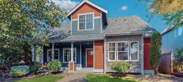 4BR Enumclaw home-A/C-grill-fireplace-walk to town in Enumclaw
