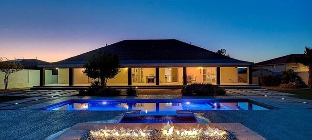 5 Themed BDs Luxury Estate w Pool, Spa & Game Room close to Las Vegas in Henderson