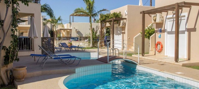 50mt to the beach★Roof terrace lounge★ Shared pool in Creta