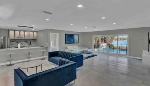 5BR Lakeview Home w/Pool — 3min to Universal in Orlando