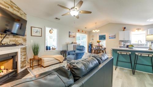 7 Mi to the Hammocks Beach: 3 BD Near Camp Lejeune in Hubert