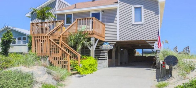 7025 - Sandy Bottom in Nags Head