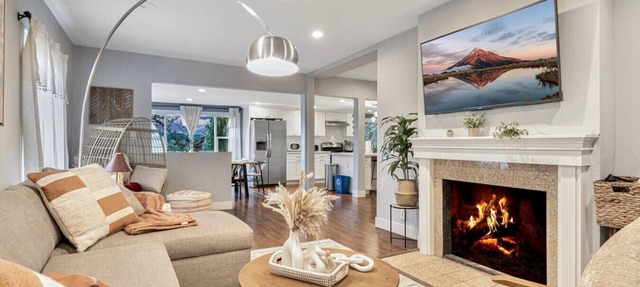 8022 upper · 5b3b Unit @Edmonds/8 mins to Ferry Terminal in Edmonds