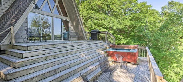 A-Frame Home Situated on The Cumberland River in Burnside
