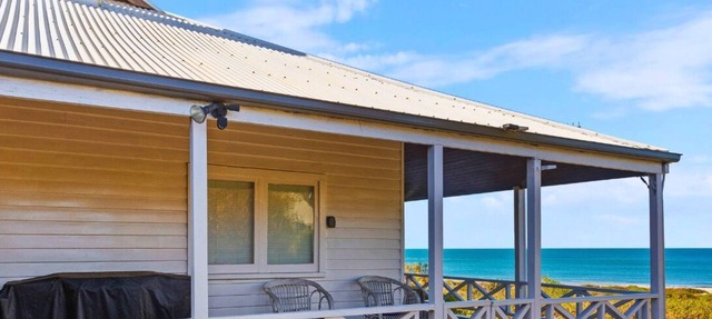 Absolute Beachfront 3BR 2BA Home w/Beach Track in McCracken
