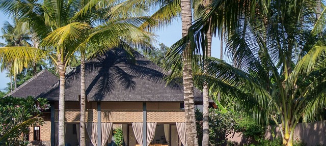 Absolute Beachfront Villa Private Pool in tanjung