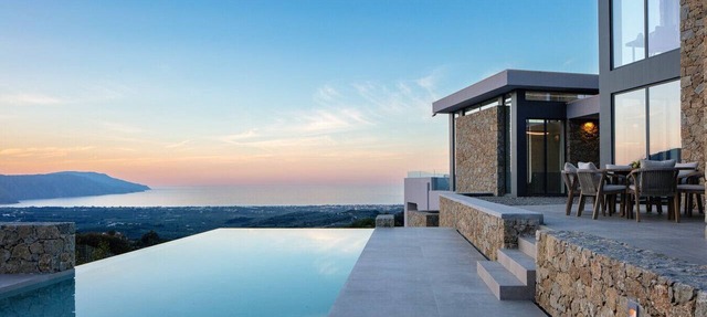 Accessible Private 4BR Villa, BBQ & Heated Pool & Sea View in Κουρνάς