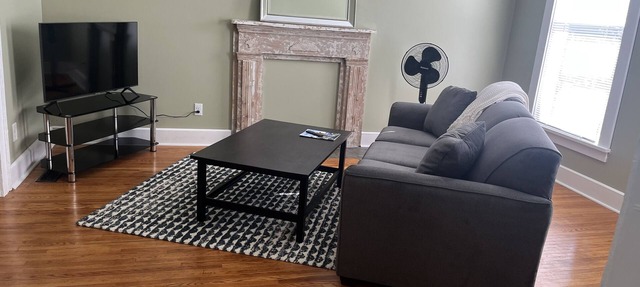 Adorable West Side Cottage with Onsite Laundry, Free Parking in Buffalo