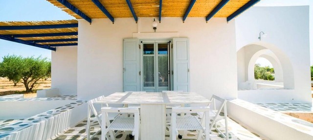 Aegean Villa in Paros in Lagkeri