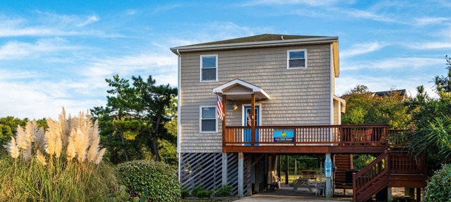 After Dune Delight. Oceanside, 8 min walk to beach & town of Duck! Pet Friendly in Duck