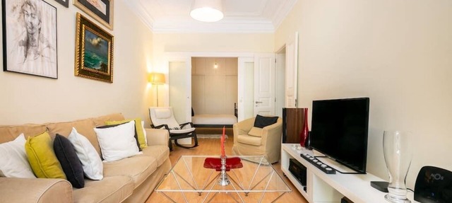 Alameda Patio Hideaway | Prime Location | AC in Lisboa