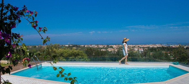 Alea Resort Phedra-Luxury private villa with pool-a great sea view-dreamy sunset in Kaligoni
