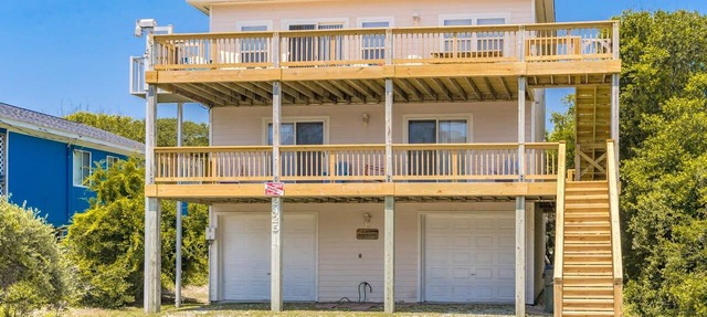 Almost Beachfront - Cozy 2nd Row Home with 4 Bedrooms in Surf City