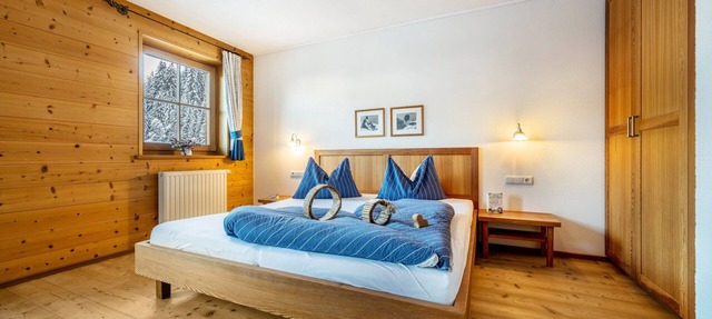 Apartment 'Lechnerhof 2' with Mountain View, Shared Garden and Wi-Fi in Braies