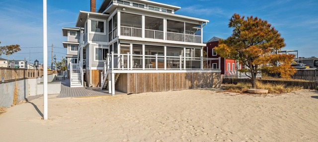 Available 2 night Fall Bayfront beach Getaway & parking sleeps 8 in Dewey Beach
