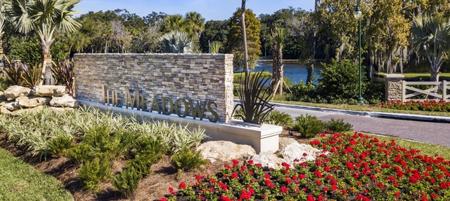 AVAILABLE THIS LOVELY 1/1 TURNKEY FURNISHED VILLA @ THE MEADOWS in Sarasota
