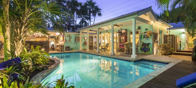 BAREFOOT BUNGALOW~2 Bedroom, 2 Bathroom Home w/Office, Pool and Tiki Hut! in Key West