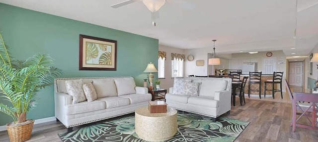 Barefoot Towers l Pools l ICW l Sleeps 10 in North Myrtle Beach