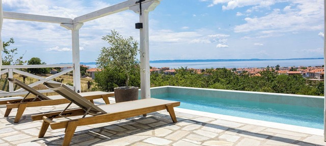 Barn Villa with private pool and garden in Nikiti