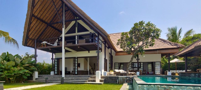 Beachfront 3 Bedroom villa, Lokapaksa in Singaraja