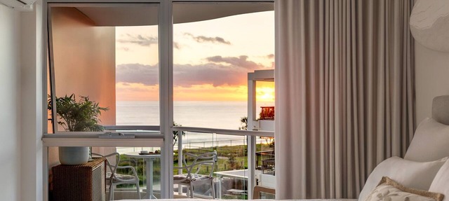 Beachfront Studio ~ Azure Beachfront Bliss in Palm Beach