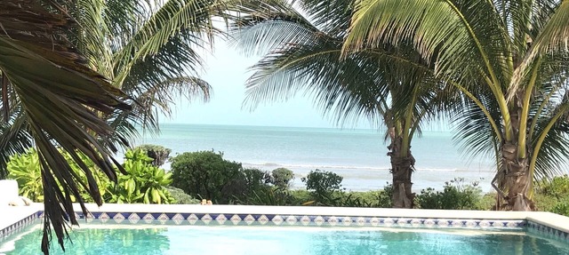 Beachfront Villa Tranquilita 3Bd/3Ba POOL,WiFi ,4 AC , Private collection in Telchac Puerto