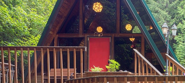 Beautiful A-frame Near Mount Rainier National Park and Crystal Mountain in Enumclaw