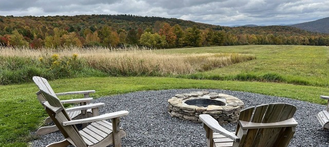 Beautiful Barn Estate: 5 bdrms 5 bathrooms, fireplaces, views & more in Stamford