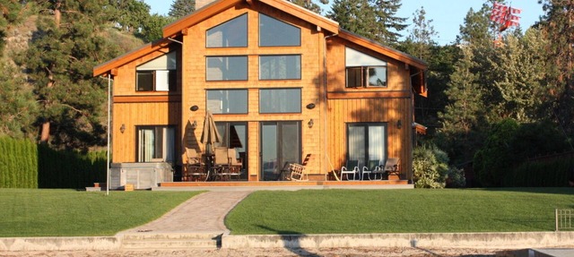 Beautiful Lakefront Property in Naramata, British Columbia, Canada in Naramata