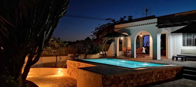 Beautiful Villa with swimming pool in Ibiza town. in Eivissa
