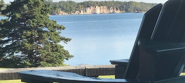 Beautiful Waterfront Cottage in Antigonish