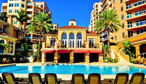 Belle Harbor 74W 3 Story-Townhouse steps to the beach in Clearwater Beach