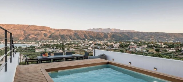 BH423 - R - Villa Chania in Chania