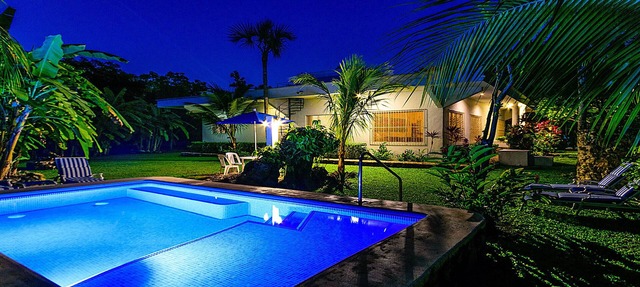 BIG! 3BR Home Fully Equipped, Pool, Gardens & WiFi in El Cedral
