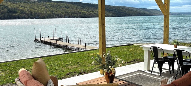 Birchwood Cottage, 200ft of Lake Beach-Fully flat lot -Private Driveway in Branchport