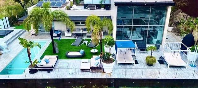 Blue Villa Barcelona in Badalona