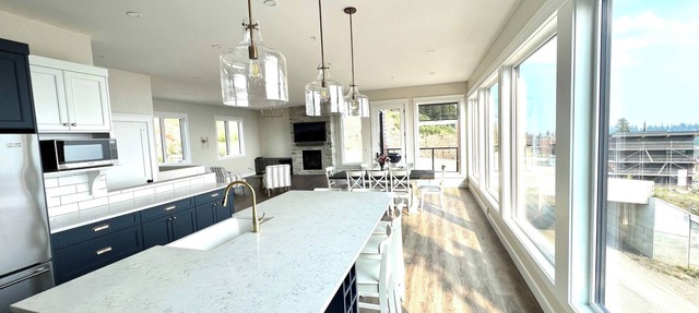BRAND NEW, oversized, Ski-in/Ski-out out luxury in Silver Star Mountain Resort. in Vernon