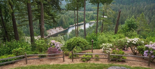 Breathtaking views 2-bedroom guest suite: fish, ski, bike, hike, wine tasting in Gresham