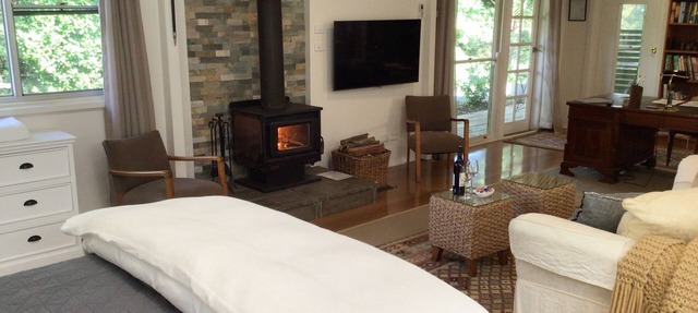 Broughton Studio - On 5 pristine acres just 5klm/5 minutes easy drive from Berry in Broughton Vale