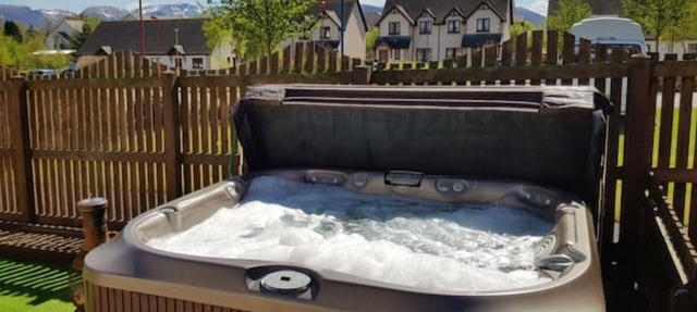 Bungalow in aviemore with hot tub. 4.9🌟 rating with over 250 reviews in Aviemore