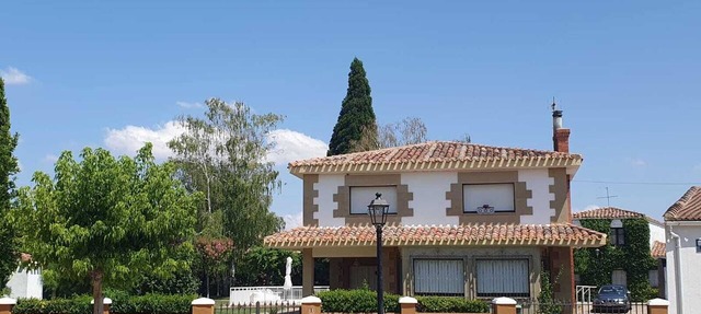 Casa Marilu: A house with a large garden and pool for the whole family to enjoy in Casalarreina