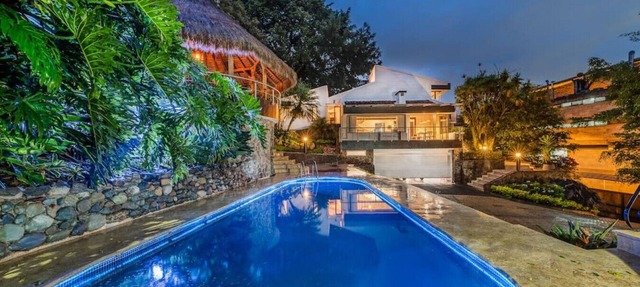 Casa Terracina · ★Amazing 5BR Mansion with private Pool &★ in Envigado