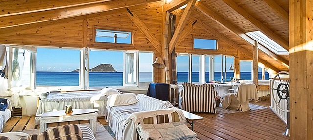 Caserío Levante Norte, villa on the very first line of the Mediterranean in San Javier