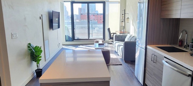 Central condo downtown in Calgary