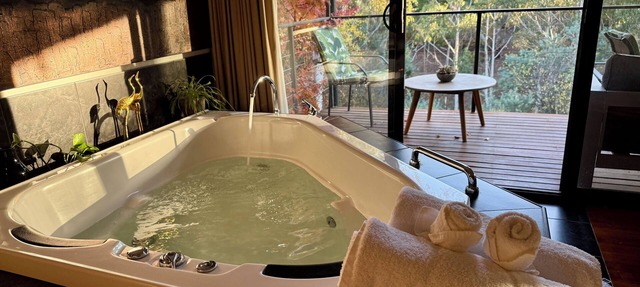 Centrally located 2-bedroom luxury pet friendly villa in Australia’s spa country in Hepburn Springs