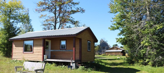 Charming 1-bedroom Tiny house in Eden Mills. Spectacular views, private setting. in Eden Mills
