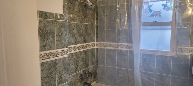 Charming 2-bedroom house in delightful Teaneck with AC, WiFi in Teaneck